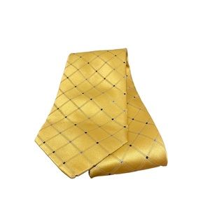 Tommy Hilfiger yellow and blue tie. 100% silk. Patterns are complimentary